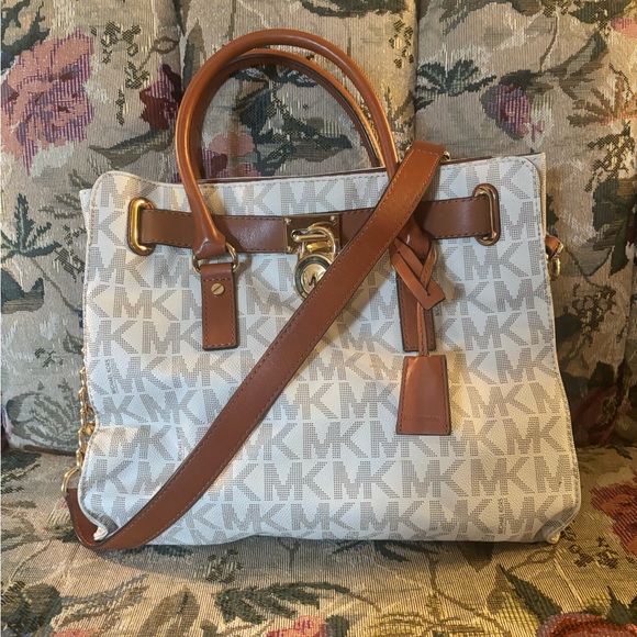 Michael Kors Hamilton Vinalla/Tan Leather Large Logo Tote Bag - Picture 1 of 13